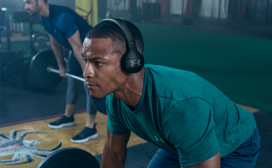 UA Sport Wireless Train – Engineered by JBL Batería de 16 horas con carga rápida - Image