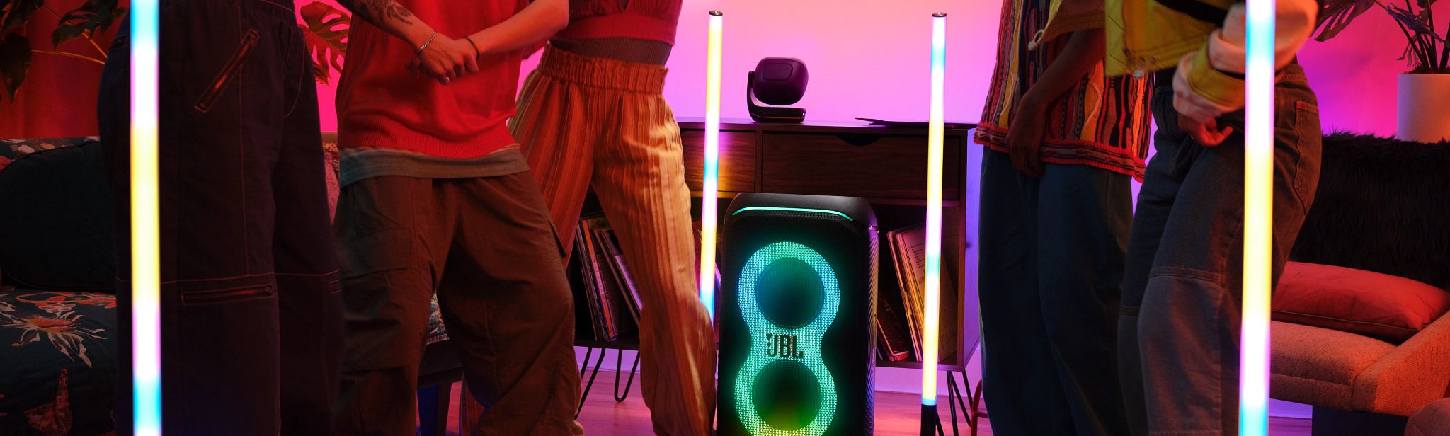 RESPLANDECE AÚN MÁS EN TU FIESTA CON ¡LAS NUEVAS PARTYLIGHT STICK!  LUZ DE FIESTA JBL!