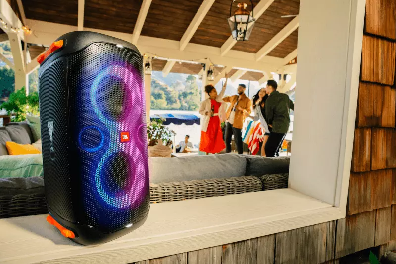 Conoce la torre de sonido JBL PartyBox 110