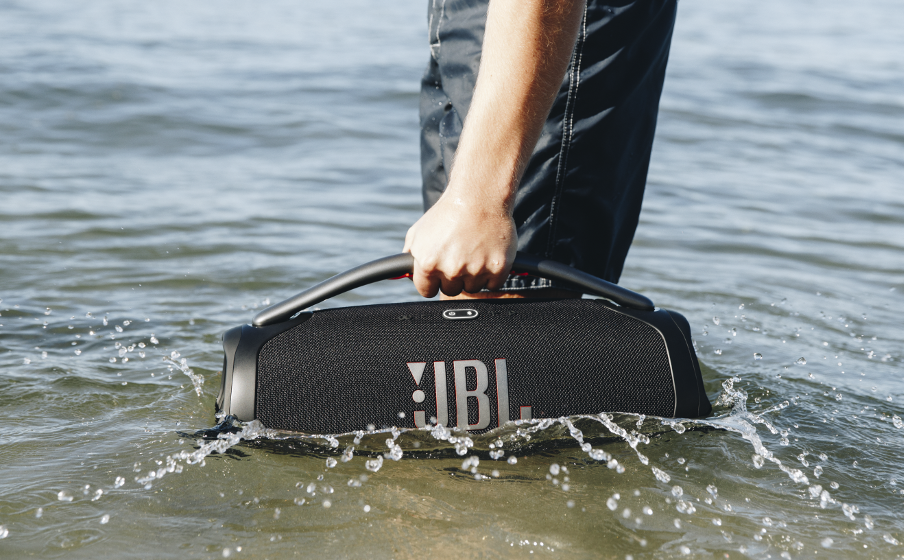 Jbl boombox frys top