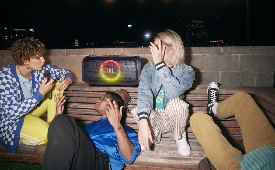 Micrófono inalámbrico JBL incluido